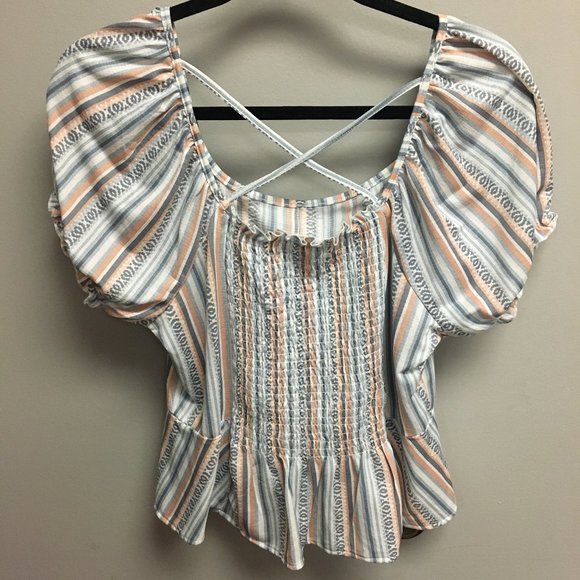 Love + Joy Ladies Puff Sleeve Top - Picture 2 of 6